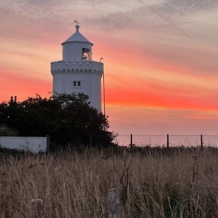Fab Stay Uk - Coastal And Country Retreat With Free Secure Off Road Parking Minutes From Both Dover And Deal Kültér fotó