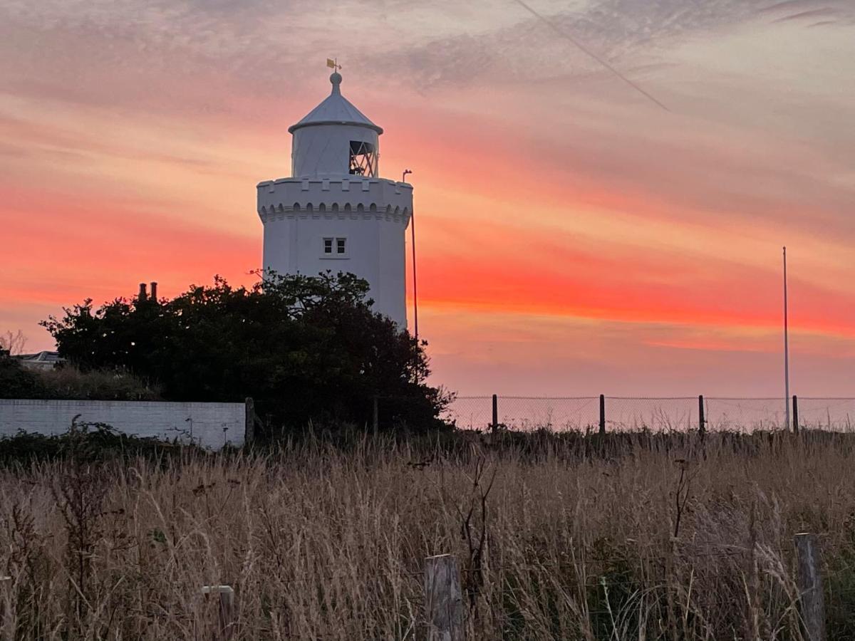 Fab Stay Uk - Coastal And Country Retreat With Free Secure Off Road Parking Minutes From Both Dover And Deal Kültér fotó