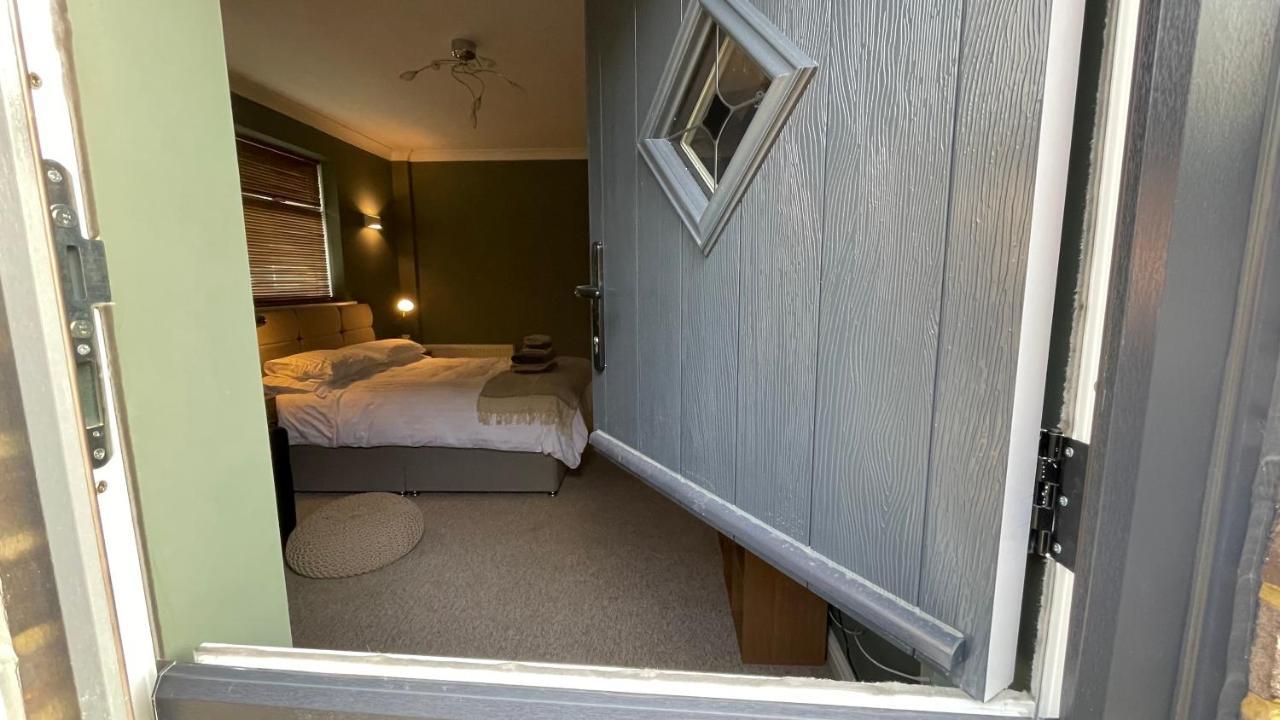 Fab Stay Uk - Coastal And Country Retreat With Free Secure Off Road Parking Minutes From Both Dover And Deal Kültér fotó